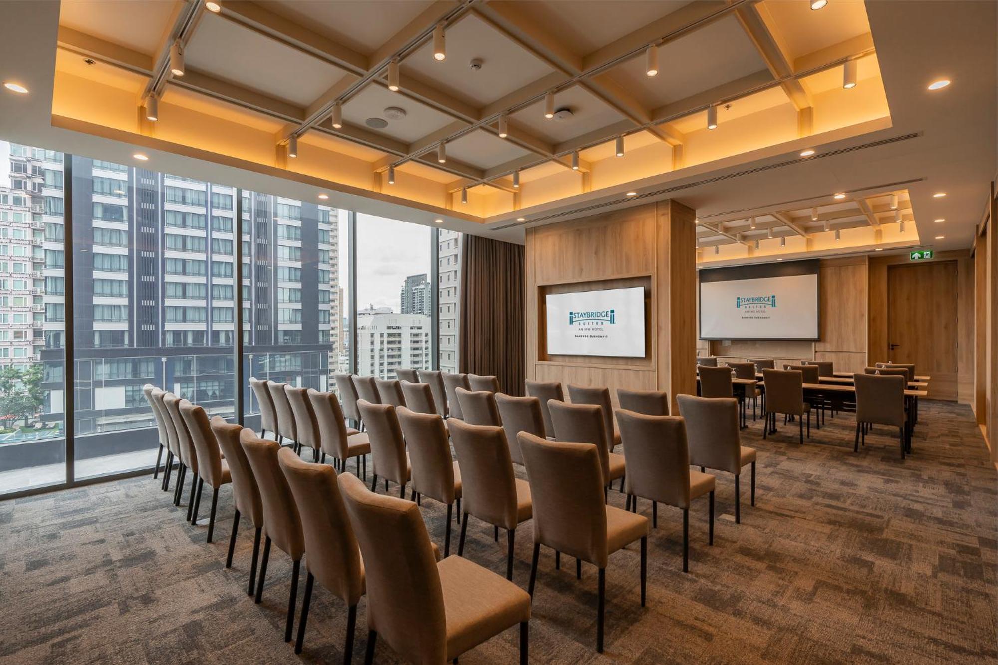 Staybridge Suites Bangkok Sukhumvit By Ihg Esterno foto
