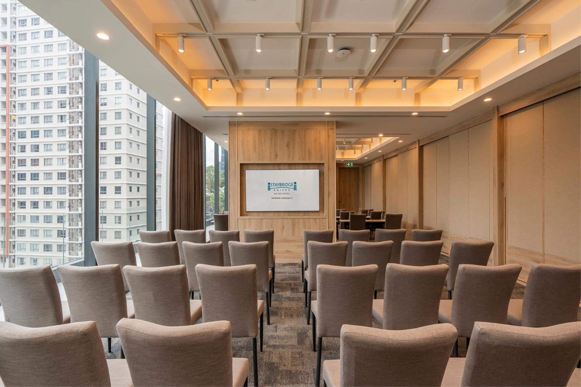 Staybridge Suites Bangkok Sukhumvit By Ihg Esterno foto