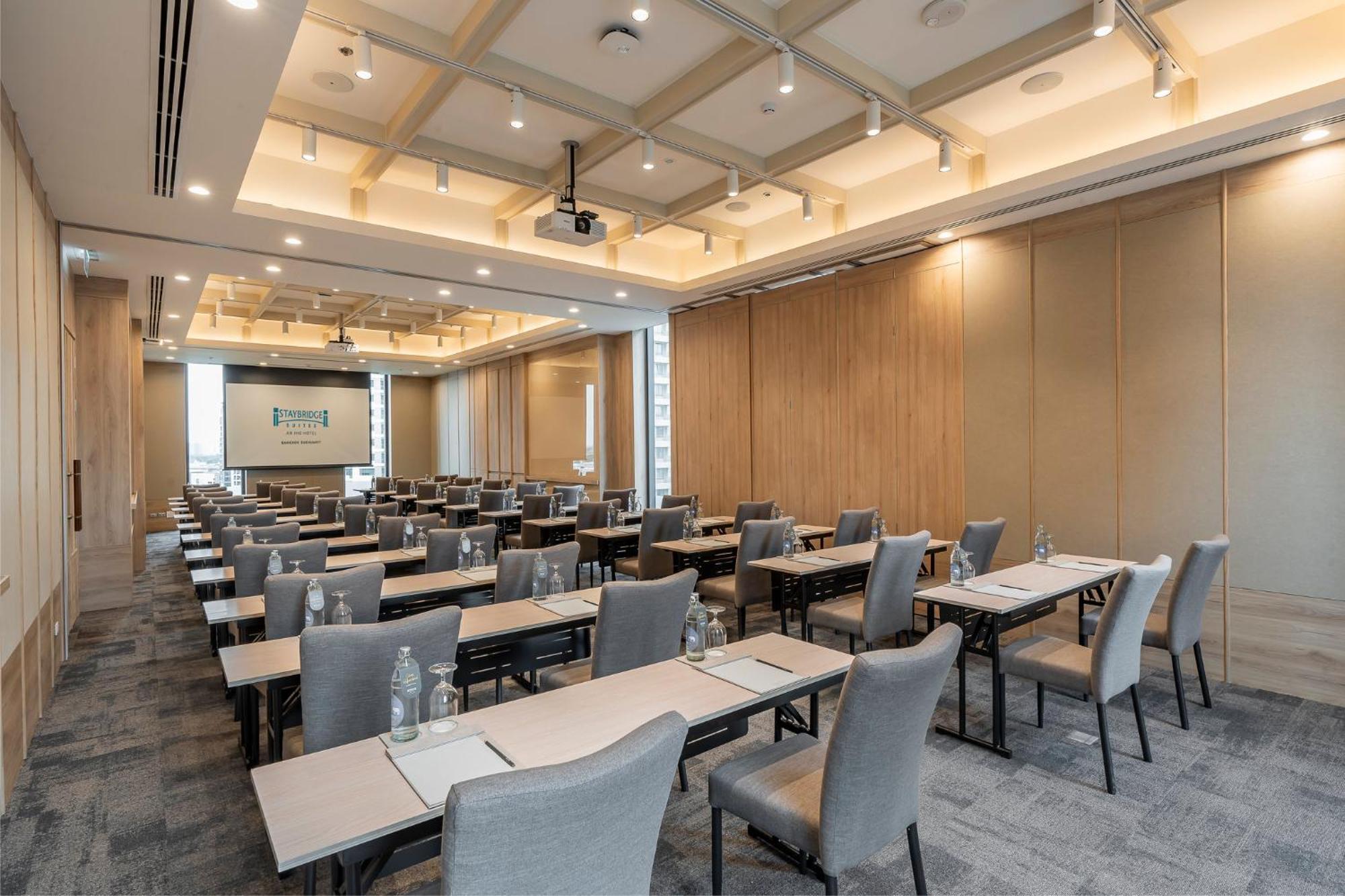 Staybridge Suites Bangkok Sukhumvit By Ihg Esterno foto