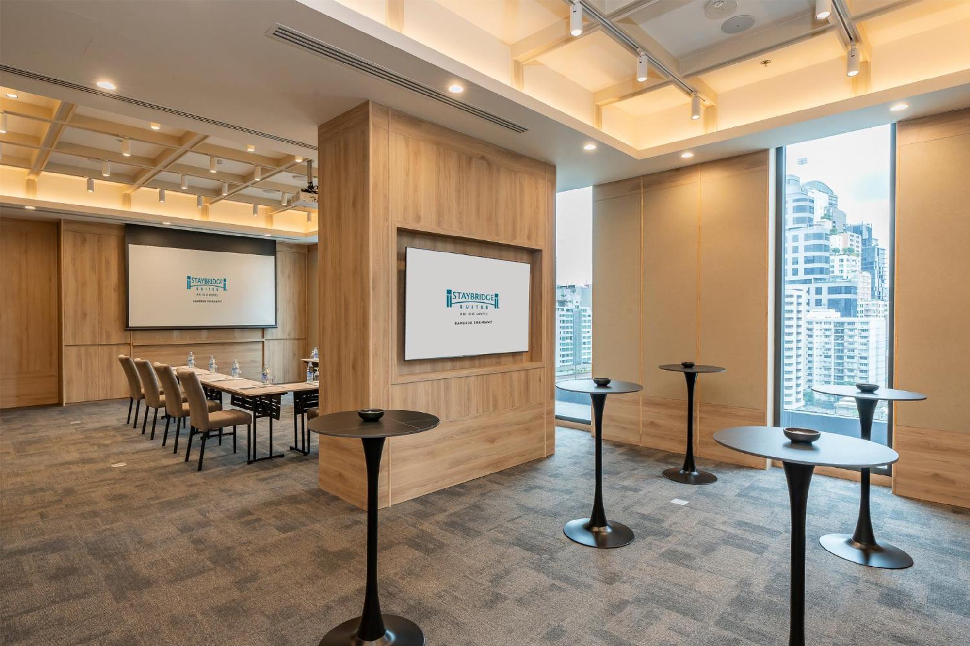 Staybridge Suites Bangkok Sukhumvit By Ihg Esterno foto