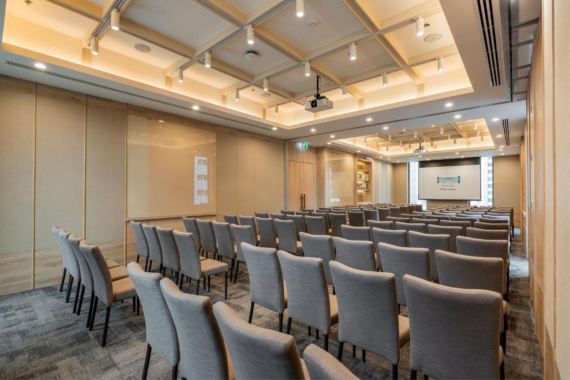 Staybridge Suites Bangkok Sukhumvit By Ihg Esterno foto