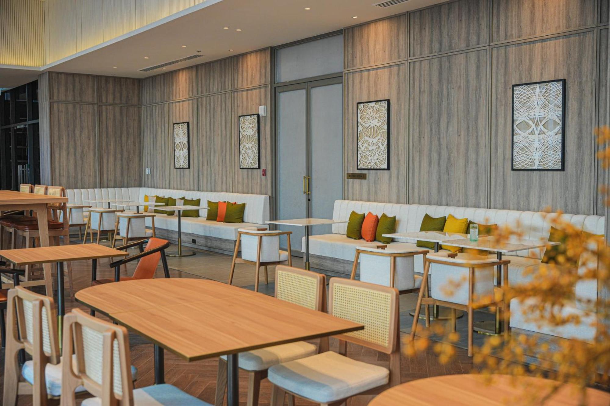 Staybridge Suites Bangkok Sukhumvit By Ihg Esterno foto